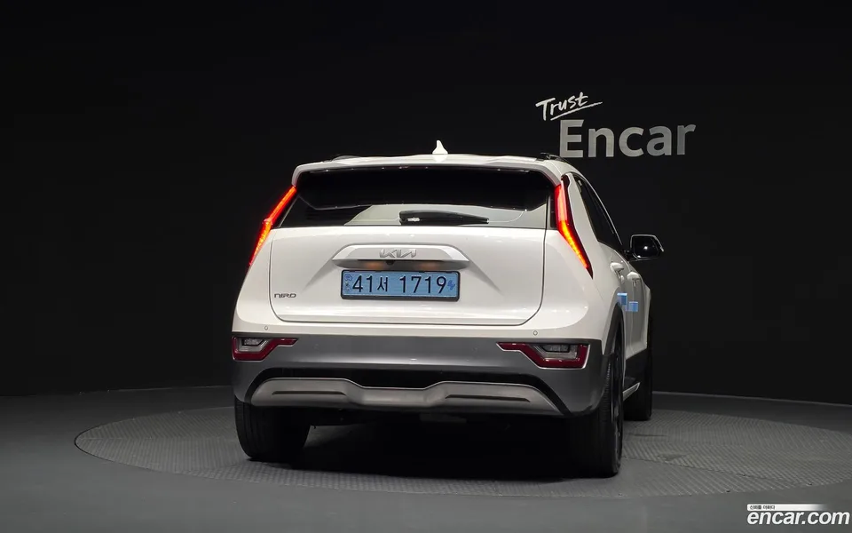 Kia Niro EV 2023 — thumbnail 4