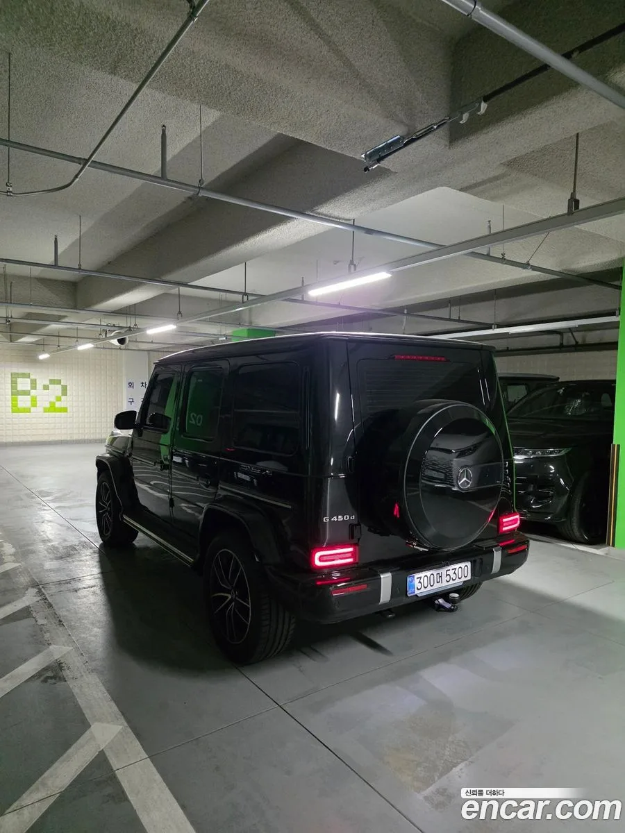 Mercedes-Benz G-Class G450d 2025 — thumbnail 4