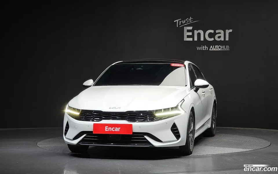 Kia K5 Hybrid 2023 — thumbnail 3