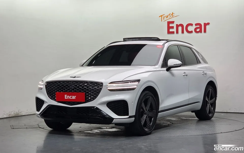 Genesis GV70 2.5T AWD 2023 — photo 1, buy with delivery to Moscow