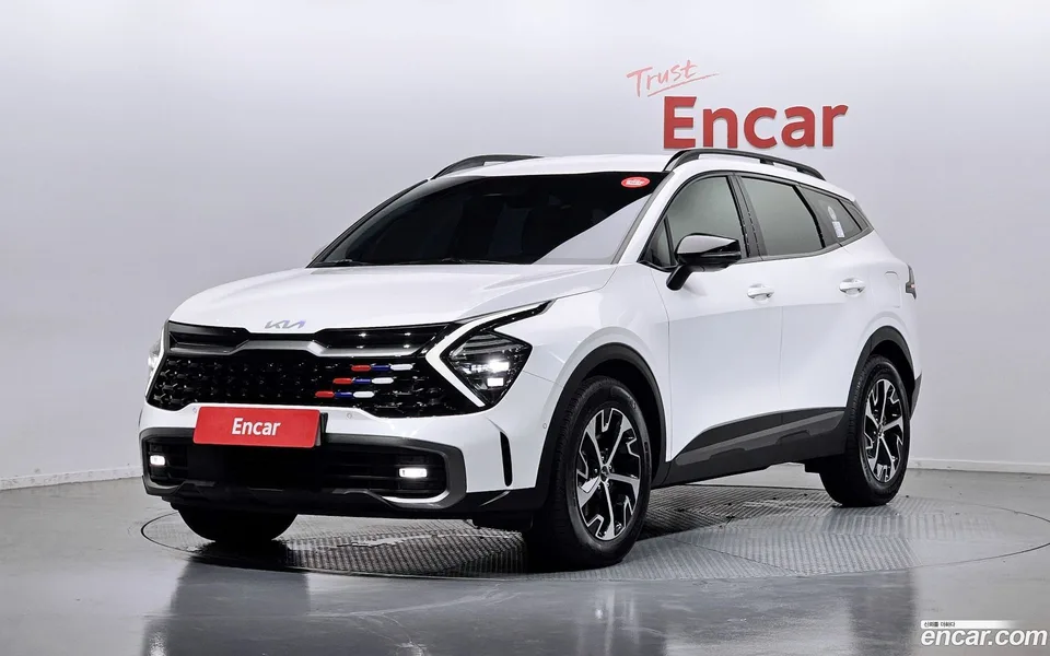 Kia Sportage Hybrid 2WD 2022 — photo 1, buy with delivery to Moscow