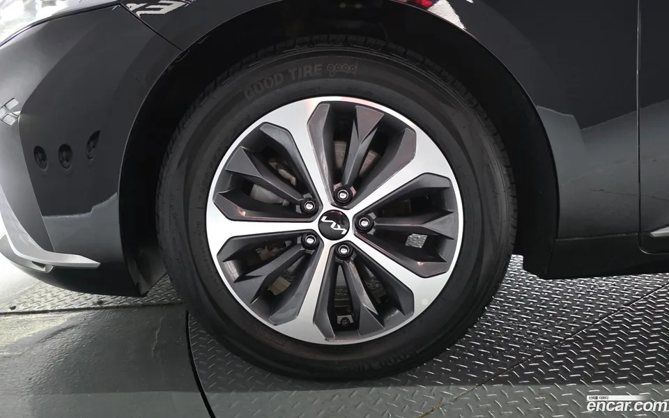 Kia K8 Hybrid 2023 — thumbnail 2
