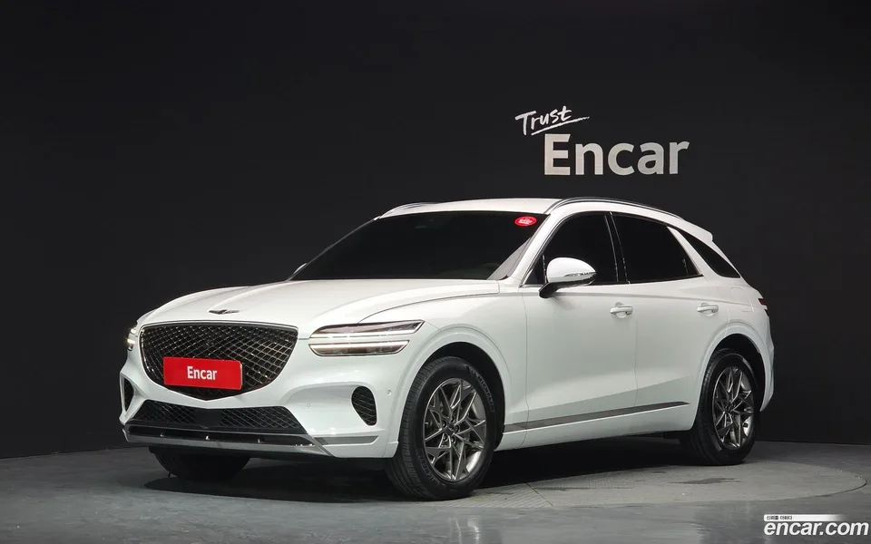 Genesis GV70 2.5T 2WD 2022 — photo 1, buy with delivery to Moscow