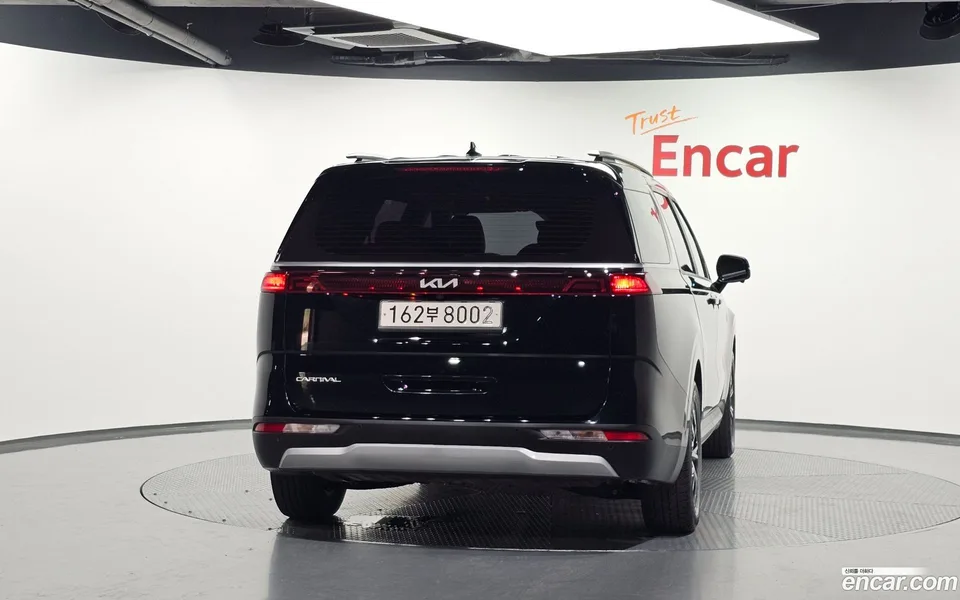Kia Carnival 9 2023 — thumbnail 4