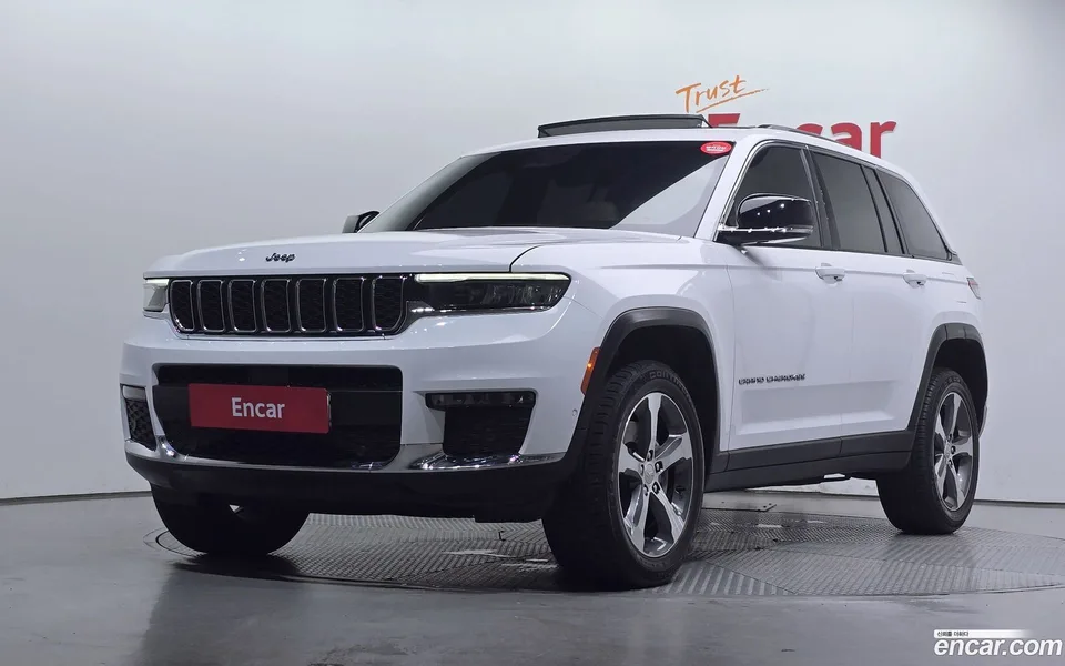 Jeep Grand Cherokee 3.6 2023 — photo 1, buy with delivery to Moscow