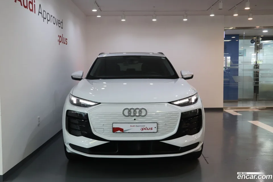 Audi Q6 e- 2025 — thumbnail 3