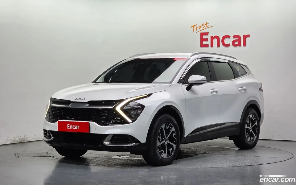 Kia Sportage Hybrid 2WD 2022 — photo 1, buy with delivery to Moscow