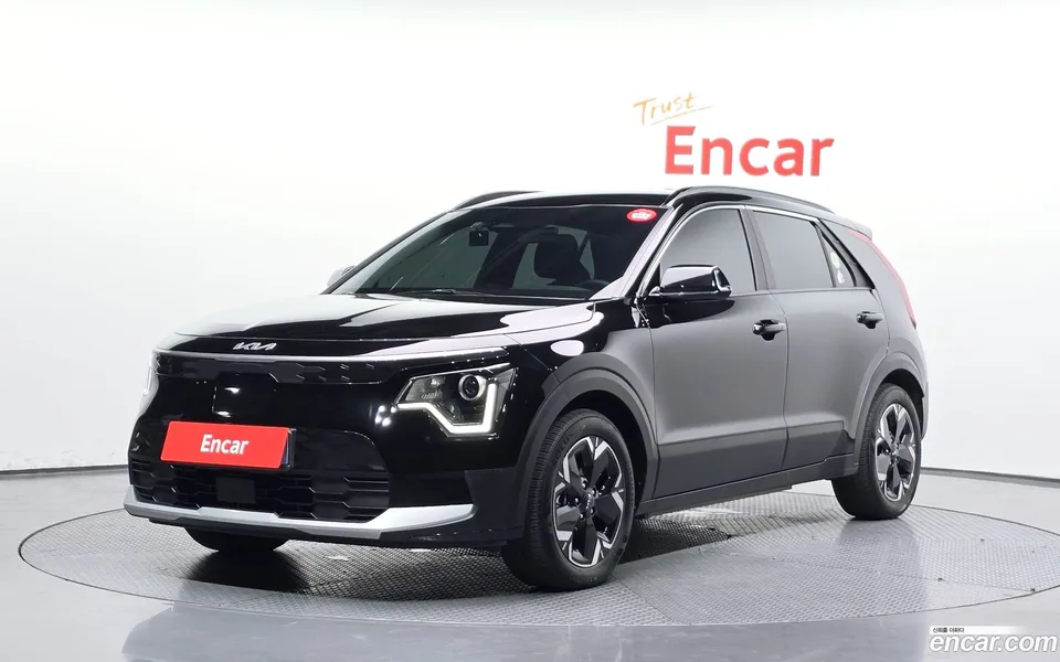Kia Niro EV 2023 — photo 1, buy with delivery to Moscow