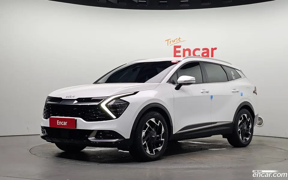 Kia Sportage 2.0 2WD 2022 — photo 1, buy with delivery to Moscow