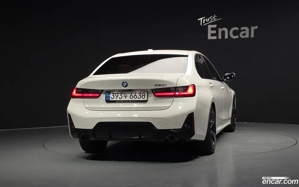 BMW 3 Series 320i M 2022 — thumbnail 4
