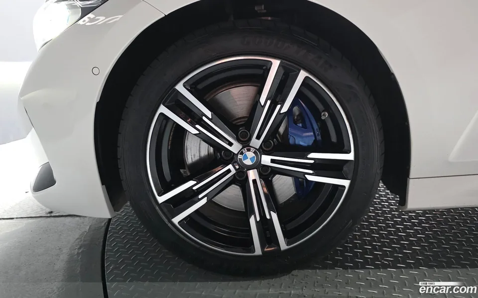 BMW 3 Series 320i M 2022 — thumbnail 5