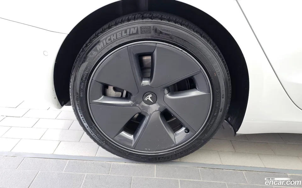 Tesla Model 3 AWD 2022 — thumbnail 2