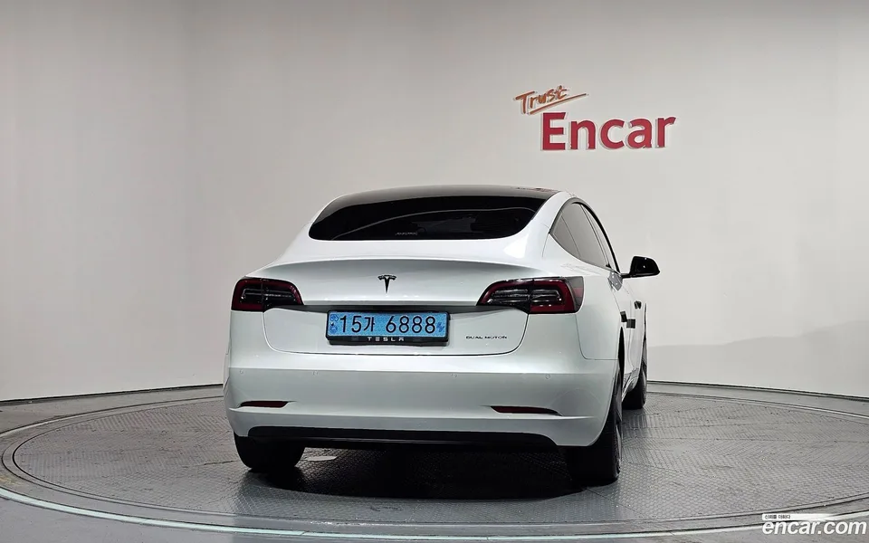 Tesla Model 3 AWD 2022 — thumbnail 4