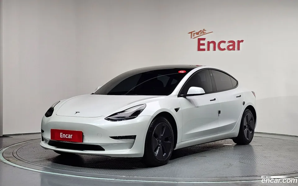 Tesla Model 3 AWD 2022 — photo 1, buy with delivery to Moscow