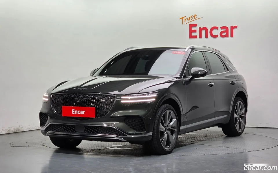 Genesis GV70 2.5T AWD 2024 — photo 1, buy with delivery to Moscow