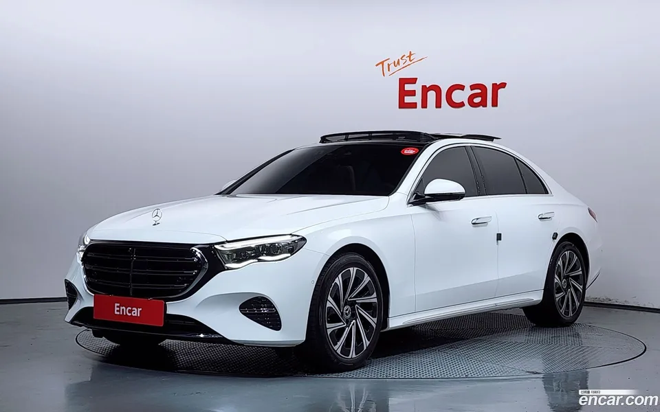 Mercedes-Benz E-Class E300 4MATIC 2024 — photo 1, buy with delivery to Moscow