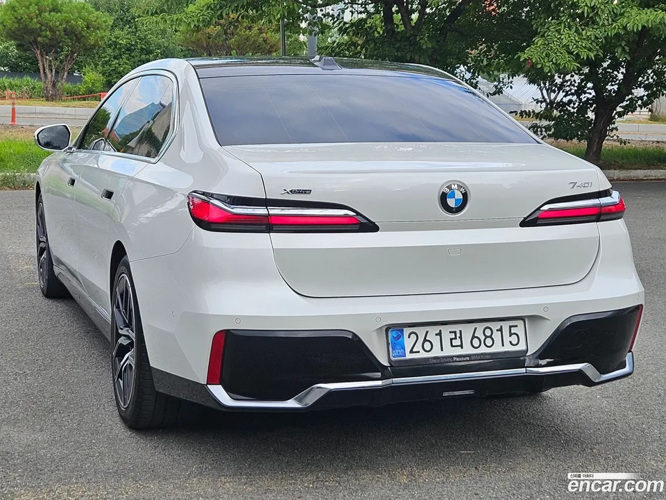 BMW 7 Series 740i xDrive M 2024 — thumbnail 2