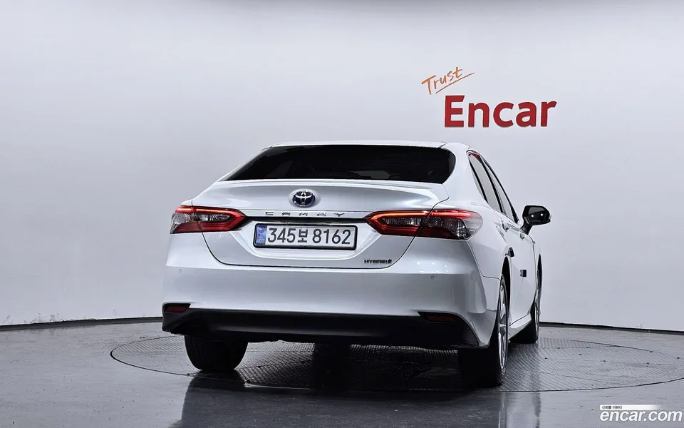 Toyota Camry 2.5 LE 2023 — thumbnail 4