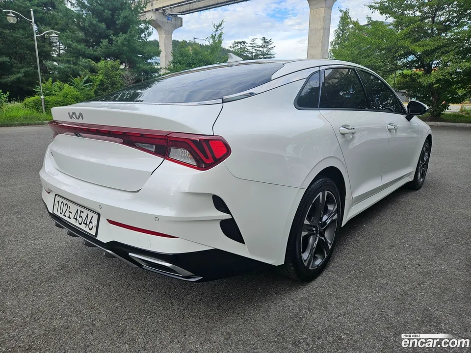 Kia K5 2.0 2023 — thumbnail 2