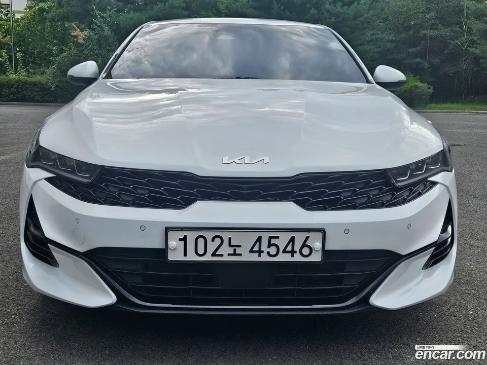 Kia K5 2.0 2023 — photo 1, buy with delivery to Moscow