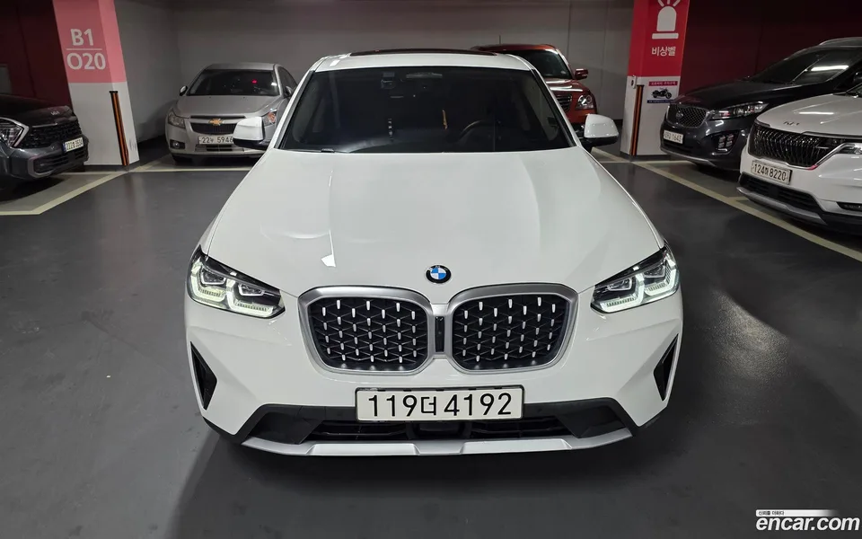 BMW X4 xDrive20i xLine 2024 — photo 1, buy with delivery to Moscow