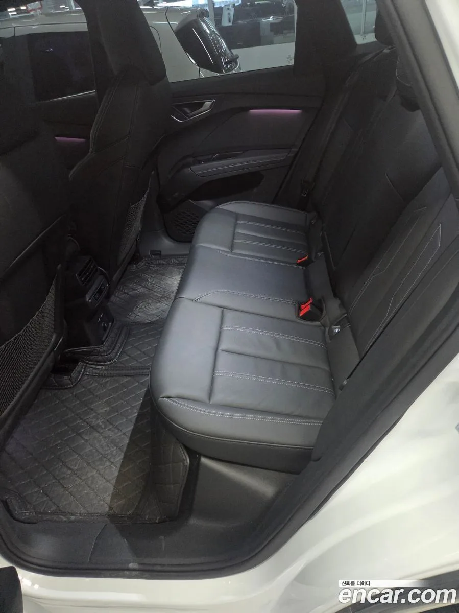 Audi Q4 e-tron 40 2023 — thumbnail 5