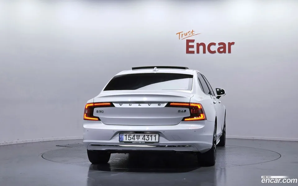 Volvo S90 B6 AWD 2022 — thumbnail 4