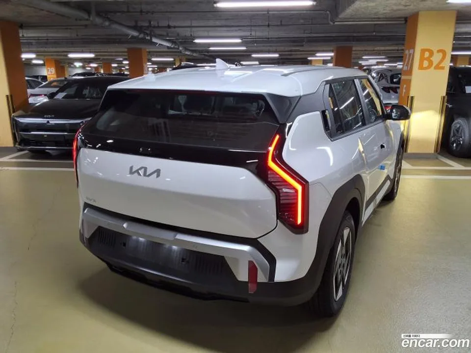 Kia EV3 2WD 2026 — thumbnail 3