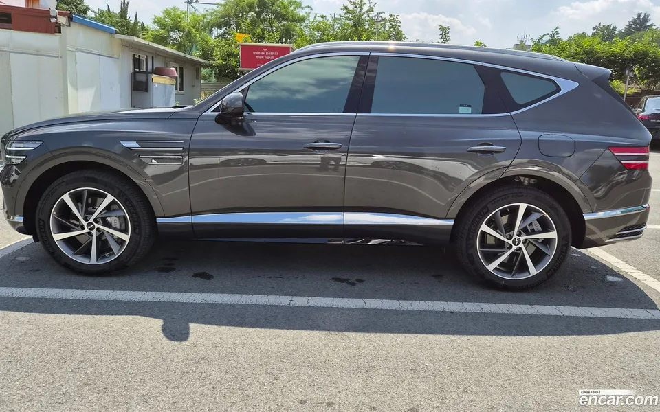 Genesis GV80 2.5T AWD 2026 — photo 1, buy with delivery to Moscow