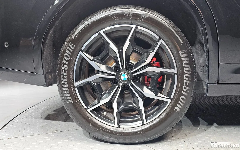 BMW X4 xDrive20i M 2023 — миниатюра 2