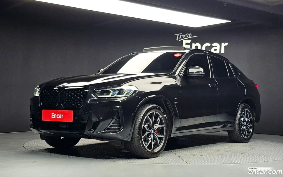 BMW X4 xDrive20i M 2023 — фото 1, купить с доставкой в Москву