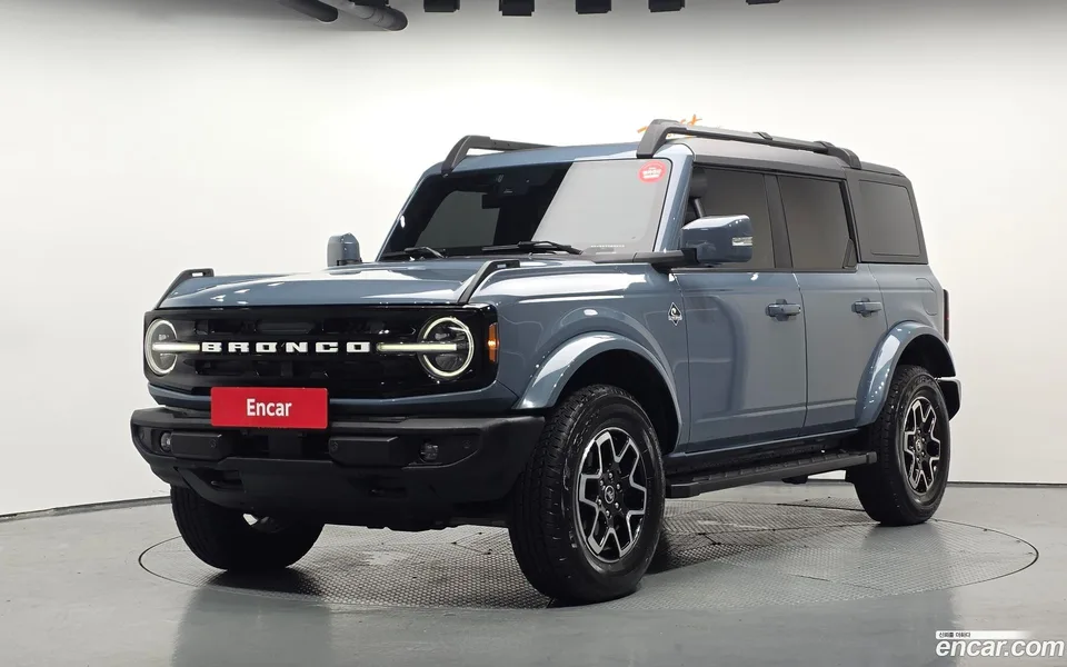 Ford Bronco 2.7 2023 — photo 1, buy with delivery to Moscow