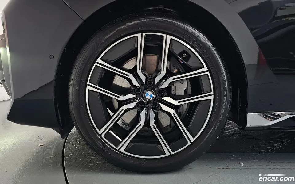 BMW 7 Series 740i xDrive M 2026 — thumbnail 2