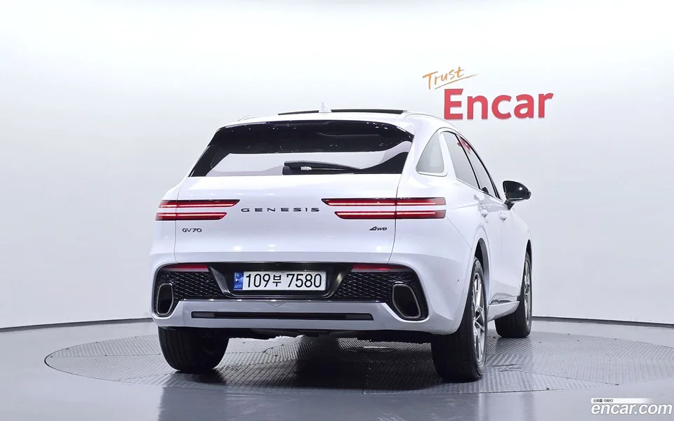 Genesis GV70 2.5T AWD 2023 — thumbnail 4