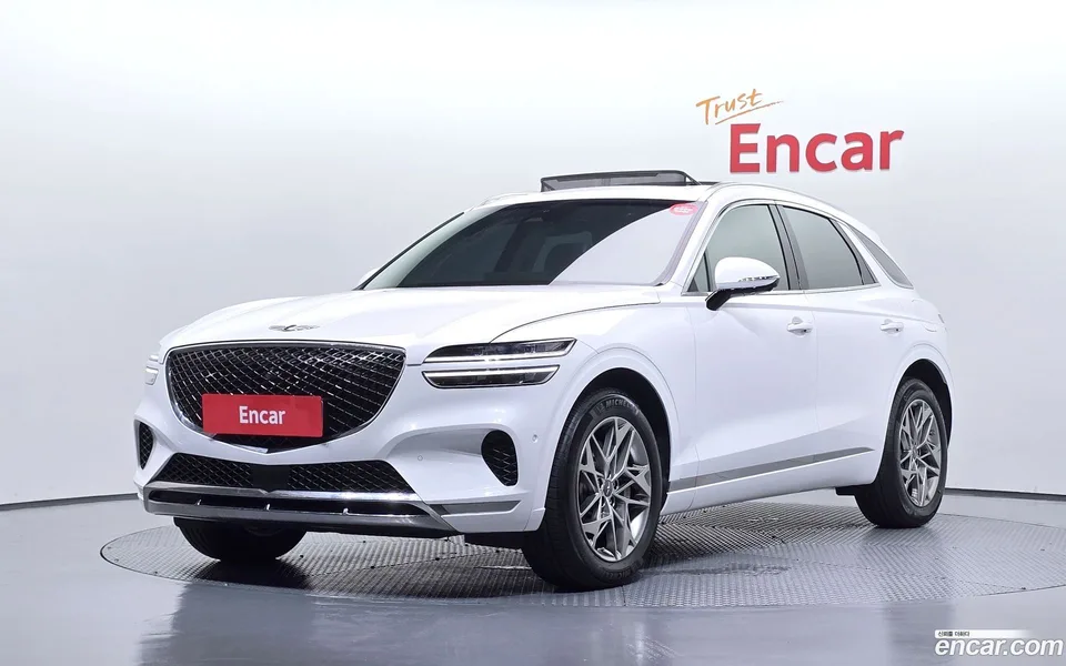 Genesis GV70 2.5T AWD 2023 — photo 1, buy with delivery to Moscow