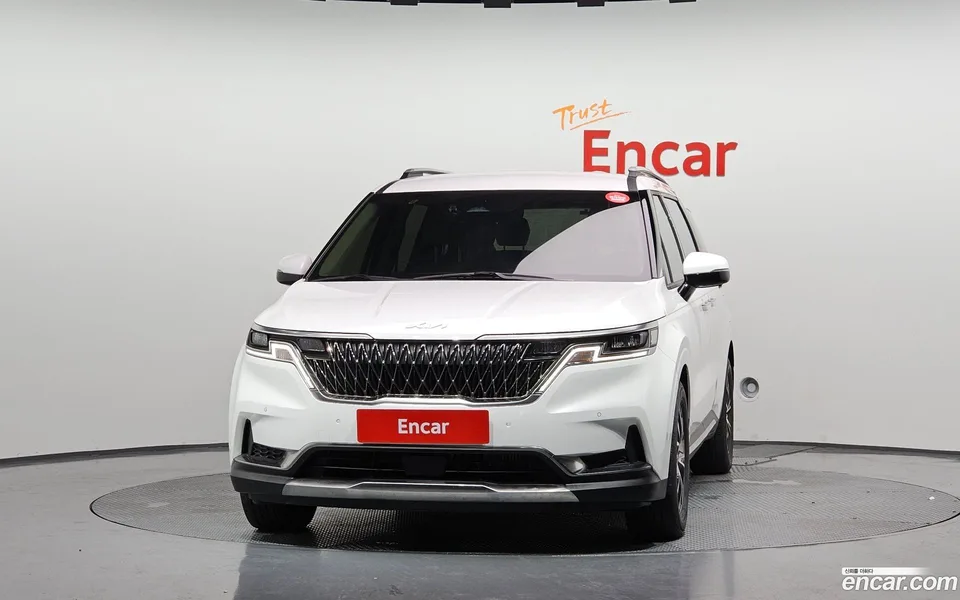 Kia Carnival 9 2023 — thumbnail 3