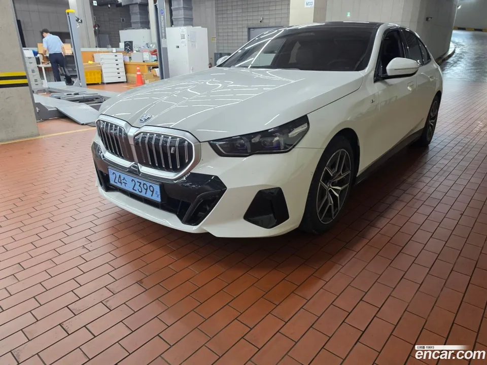 BMW i5 xDrive 40 M 2025 — photo 1, buy with delivery to Moscow