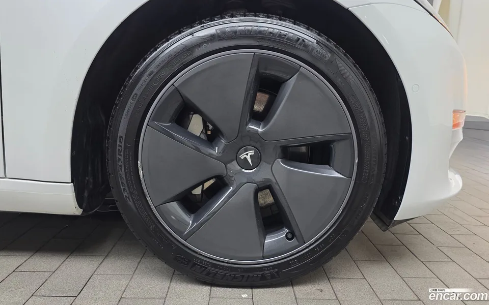 Tesla Model 3 AWD 2022 — thumbnail 2