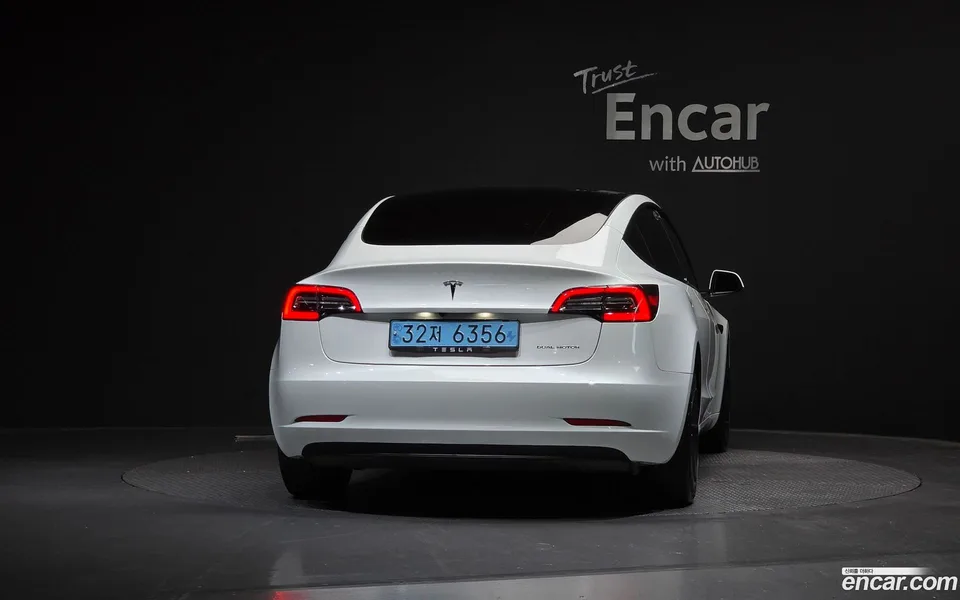 Tesla Model 3 AWD 2022 — thumbnail 4