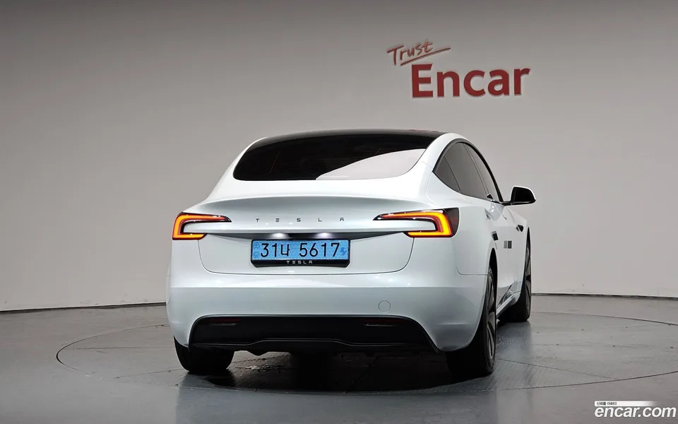 Tesla Model 3 RWD 2025 — thumbnail 4