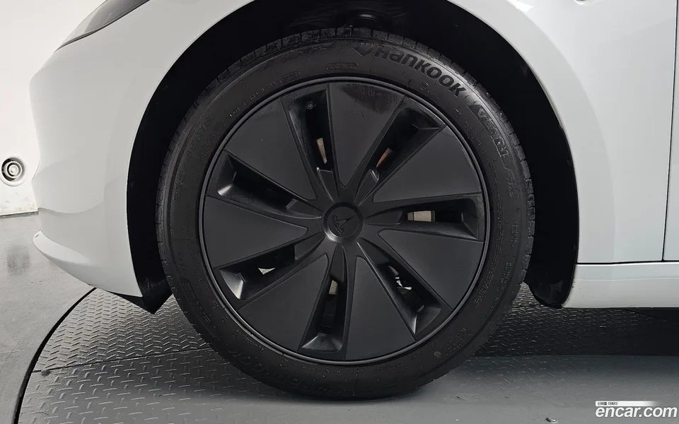 Tesla Model 3 RWD 2025 — thumbnail 5