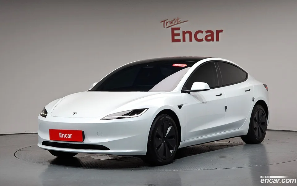 Tesla Model 3 RWD 2025 — photo 1, buy with delivery to Moscow