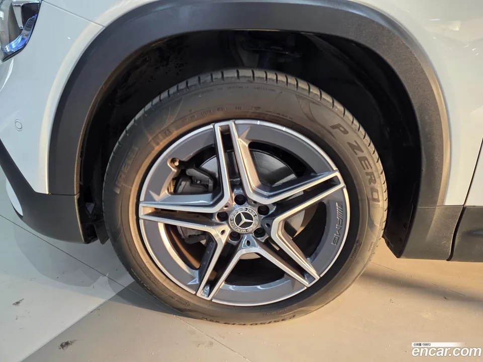 Mercedes-Benz GLB-Class GLB250 4MATIC 2022 — thumbnail 2