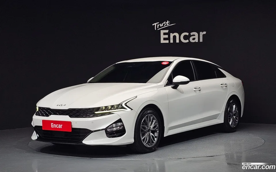 Kia K5 2.0 2022 — photo 1, buy with delivery to Moscow