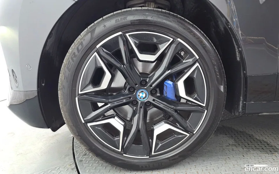 BMW iX xDrive50 2024 — thumbnail 2