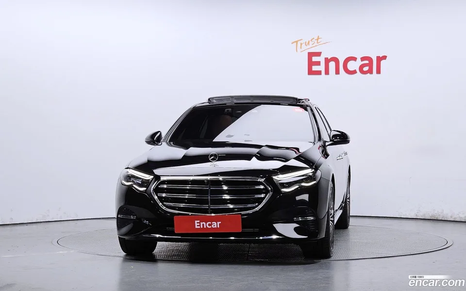 Mercedes-Benz E-Class E450 4MATIC 2024 — thumbnail 3