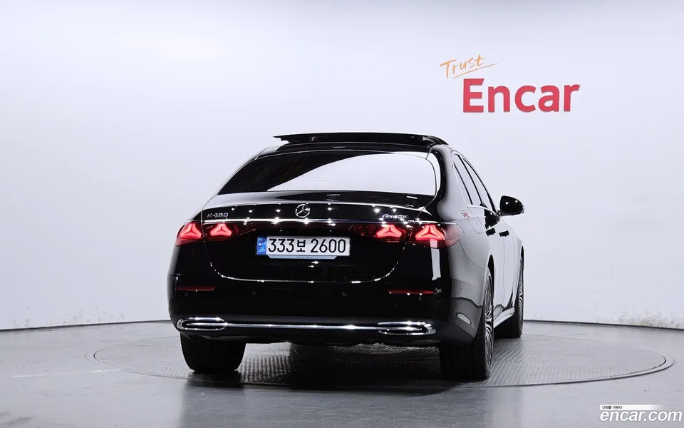 Mercedes-Benz E-Class E450 4MATIC 2024 — thumbnail 4