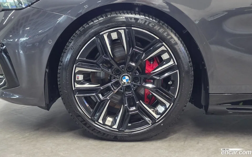 BMW i5 M60 xDrive 2025 — thumbnail 2