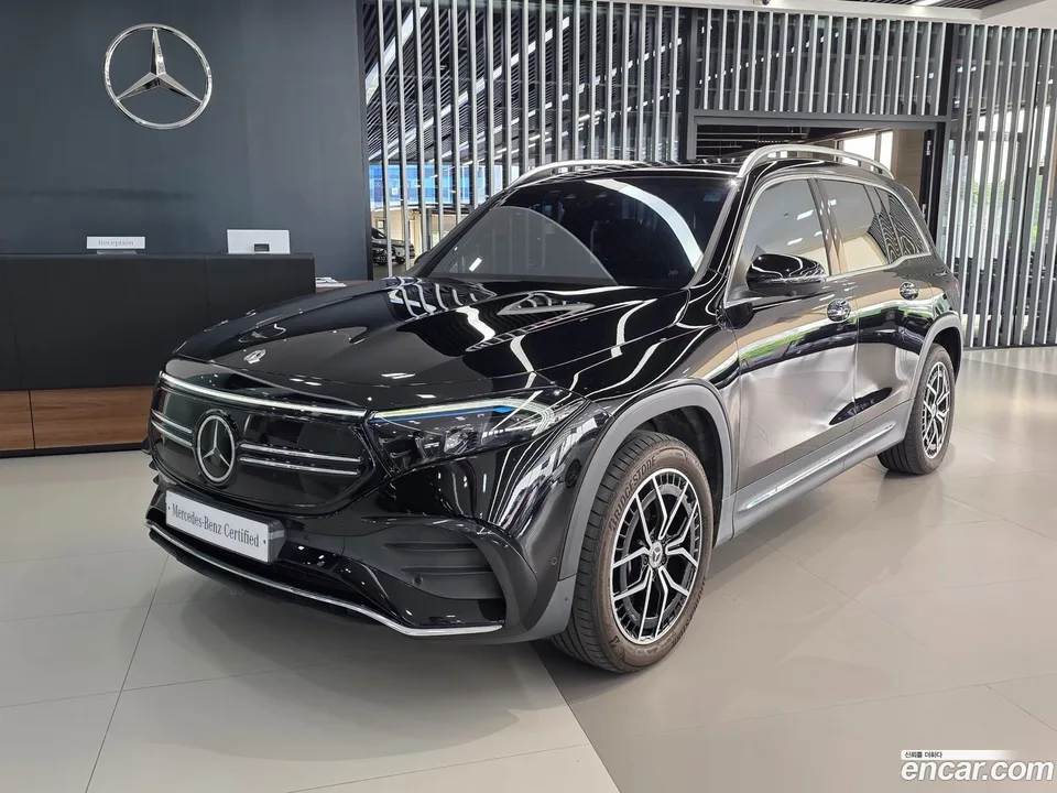 Mercedes-Benz EQB EQB300 4MATIC AMG 2023 — photo 1, buy with delivery to Moscow
