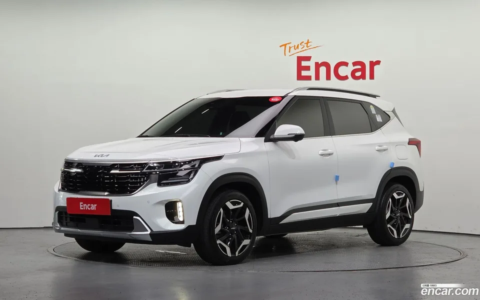 Kia Seltos 1.6 2WD 2024 — фото 1, купить с доставкой в Москву